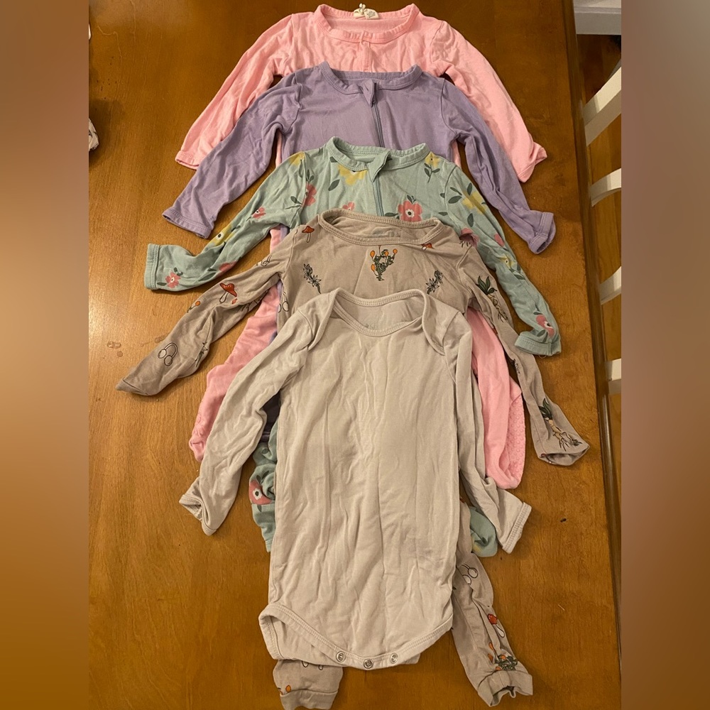 Kyte Baby lot size 12-18 months